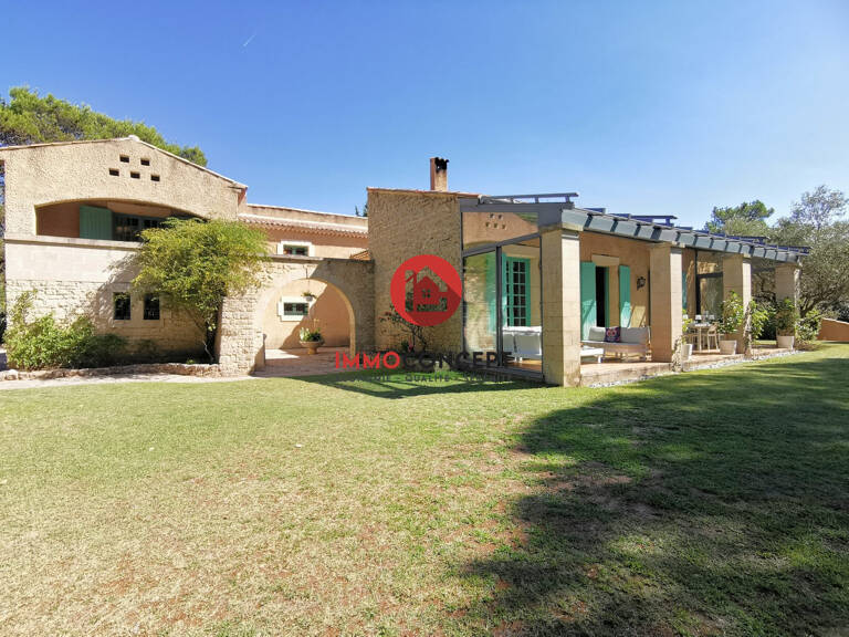Villa provençale au coeur d'un parc de 9000m² — photo 1