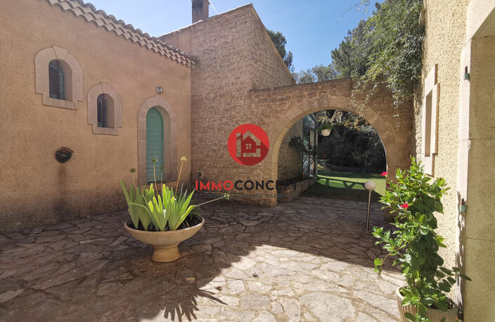 Villa provençale au coeur d'un parc de 9000m² — photo 2