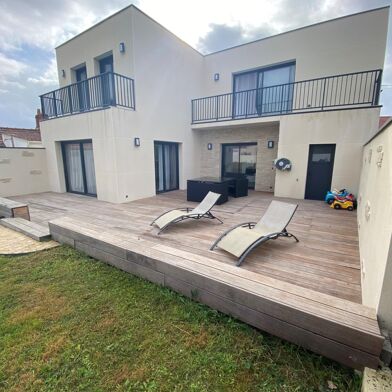 Maison 5 pièces 379900 €