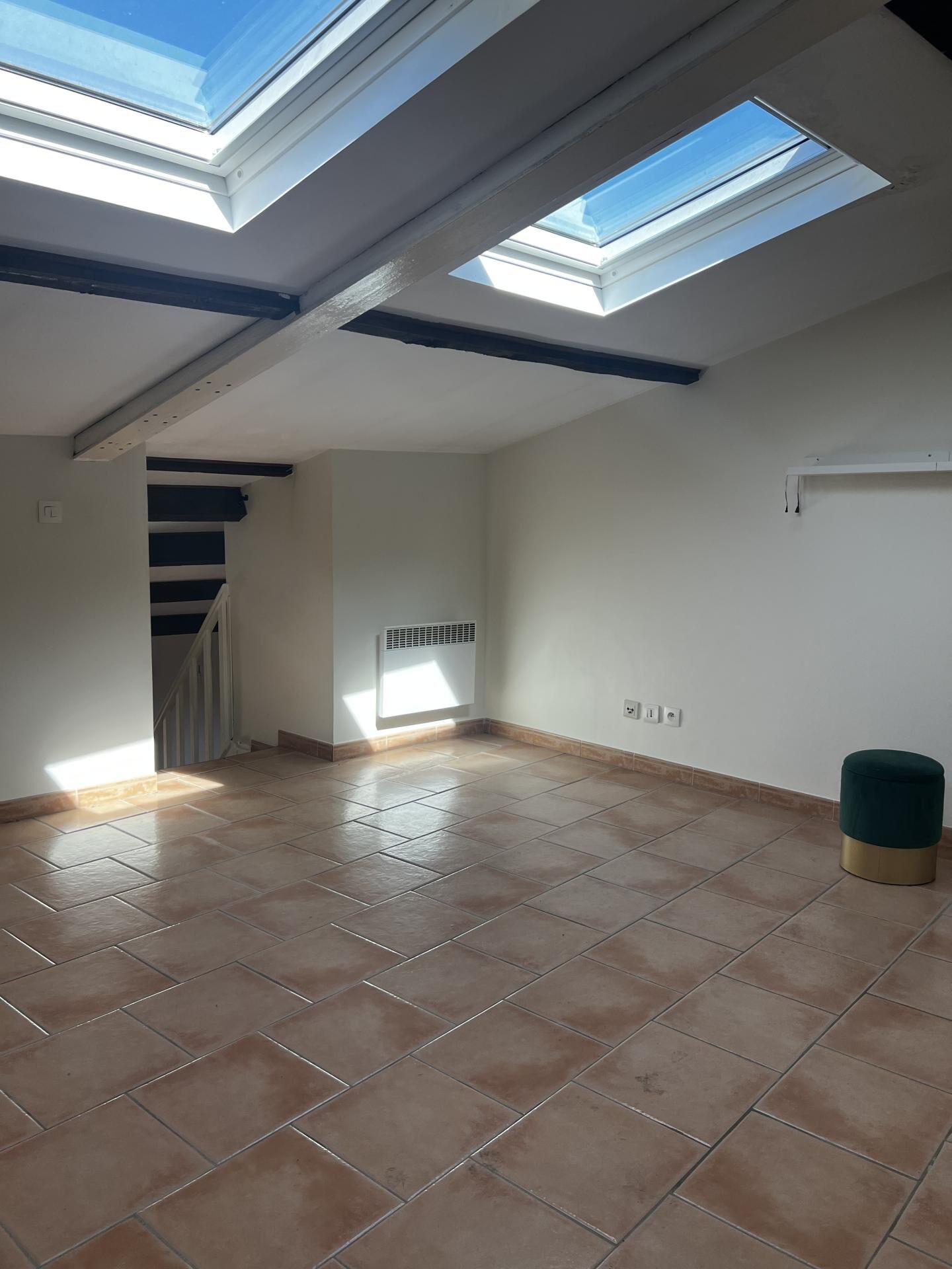 Appartement  T3 à louer Varages 83670