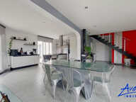 Belle Villa Familiale avec Jardin, Terrasses et Jacuzzi — photo 4