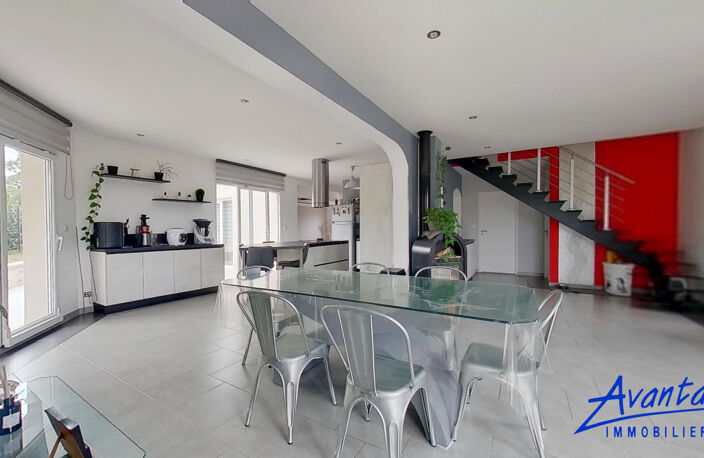 Belle Villa Familiale avec Jardin, Terrasses et Jacuzzi — photo 4