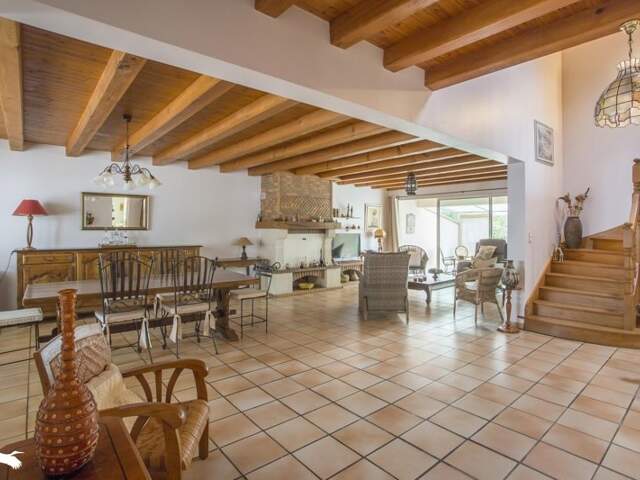Maison de ville de 6 pièces principales — photo du bien