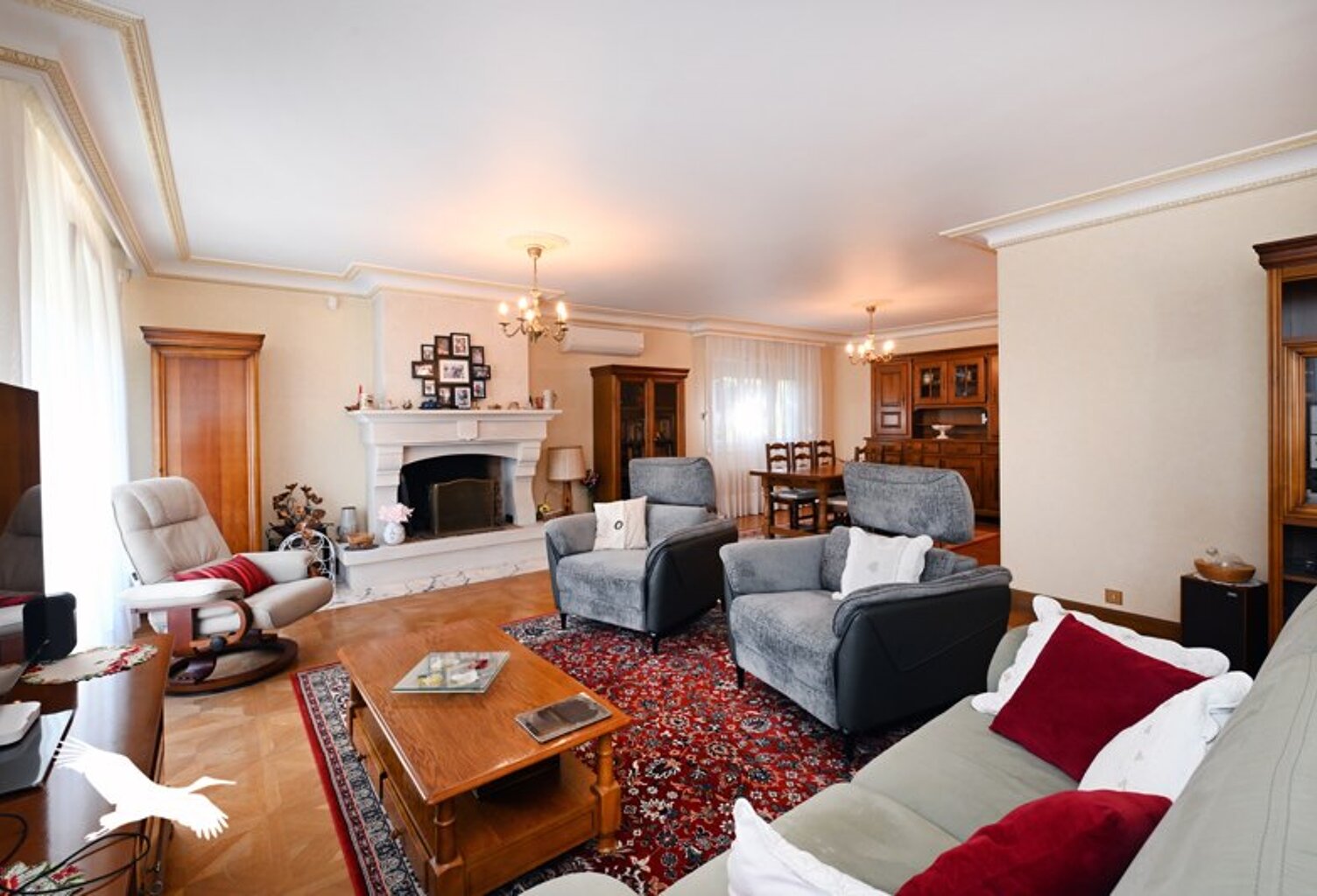Vente maison 5 pièces 155 m² Angoulême (16000) — photo 1