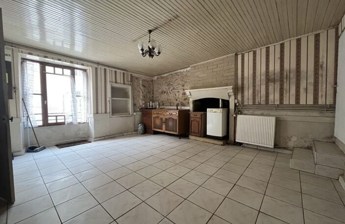 Vente maison 4 pièces 84 m² Confolens (16500) — photo 2