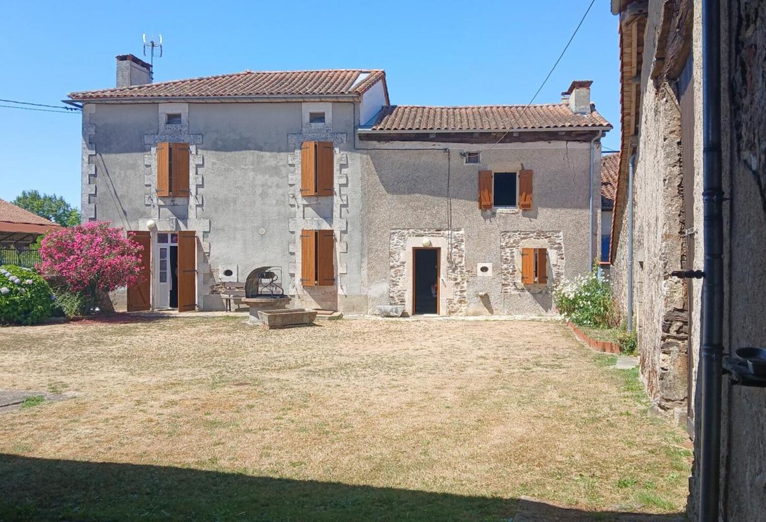 Fermette avec dépendances — photo 1