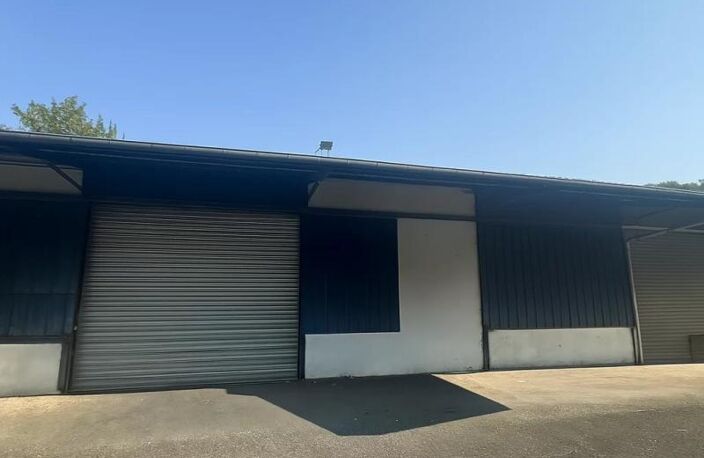 ENTREPOT AUCH 800 M2 plus maison 200 M2 — photo 5