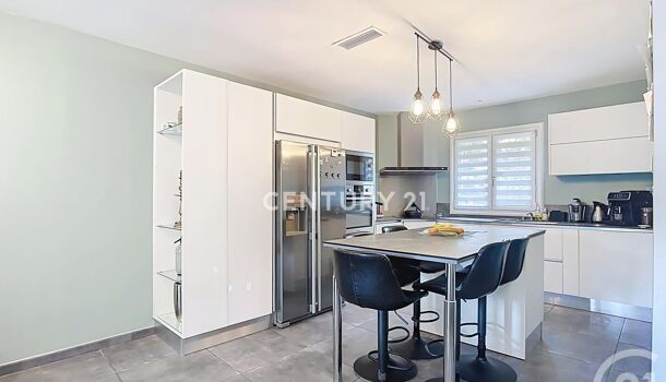 Villa / Maison 6 pièces  à vendre Aubagne 13400