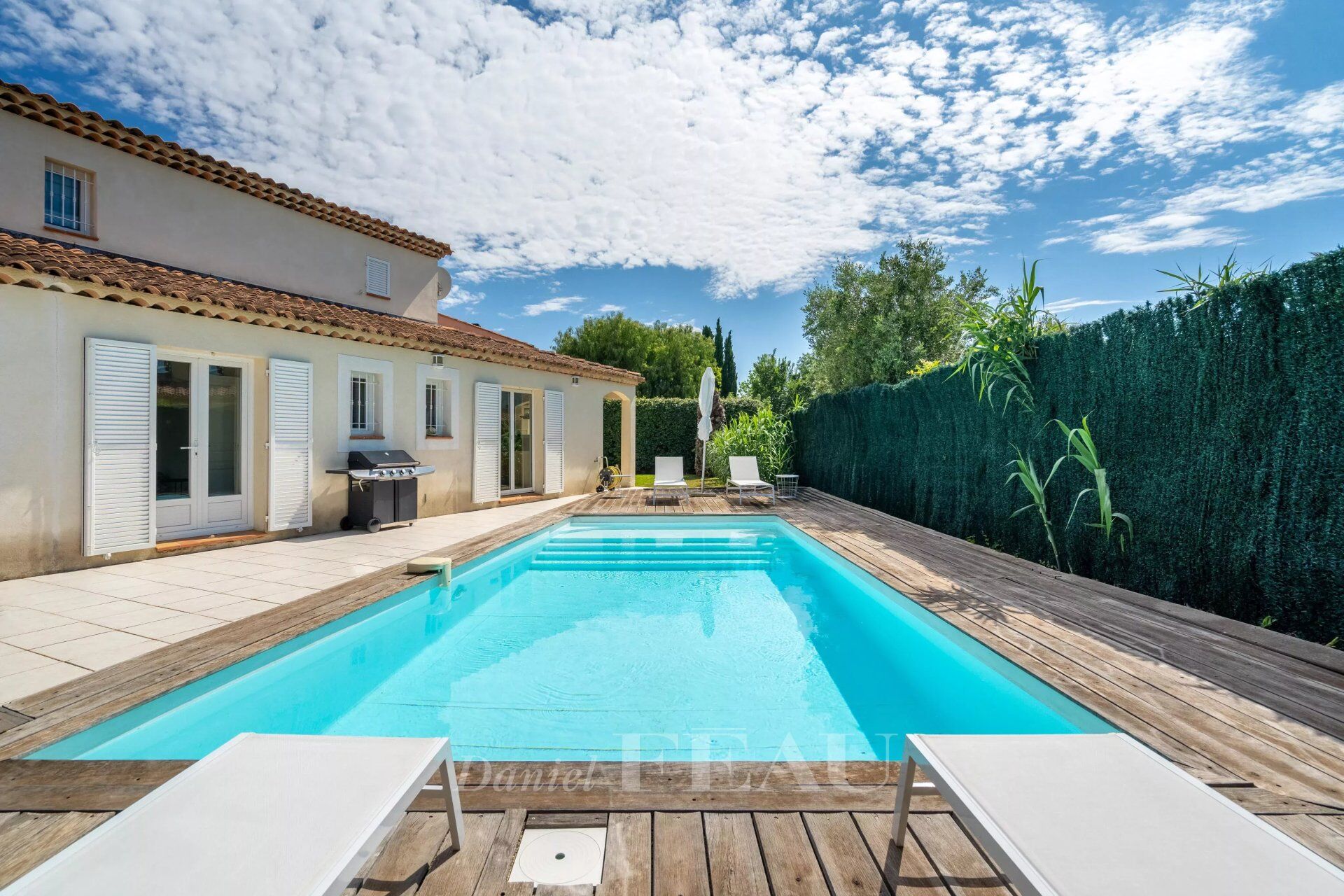 Villa / Maison  T6 à vendre Saint-Cyr-sur-Mer 83270