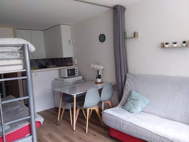 Studio 24 m² avec balcon, cellier, et casier à ski — photo du bien
