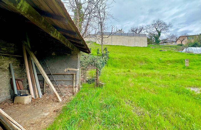 Dpt Rhône (69), au coeur de Pontcharra, terrain de 750 m2 totalement viabilisé pour 2 maisons — photo 2
