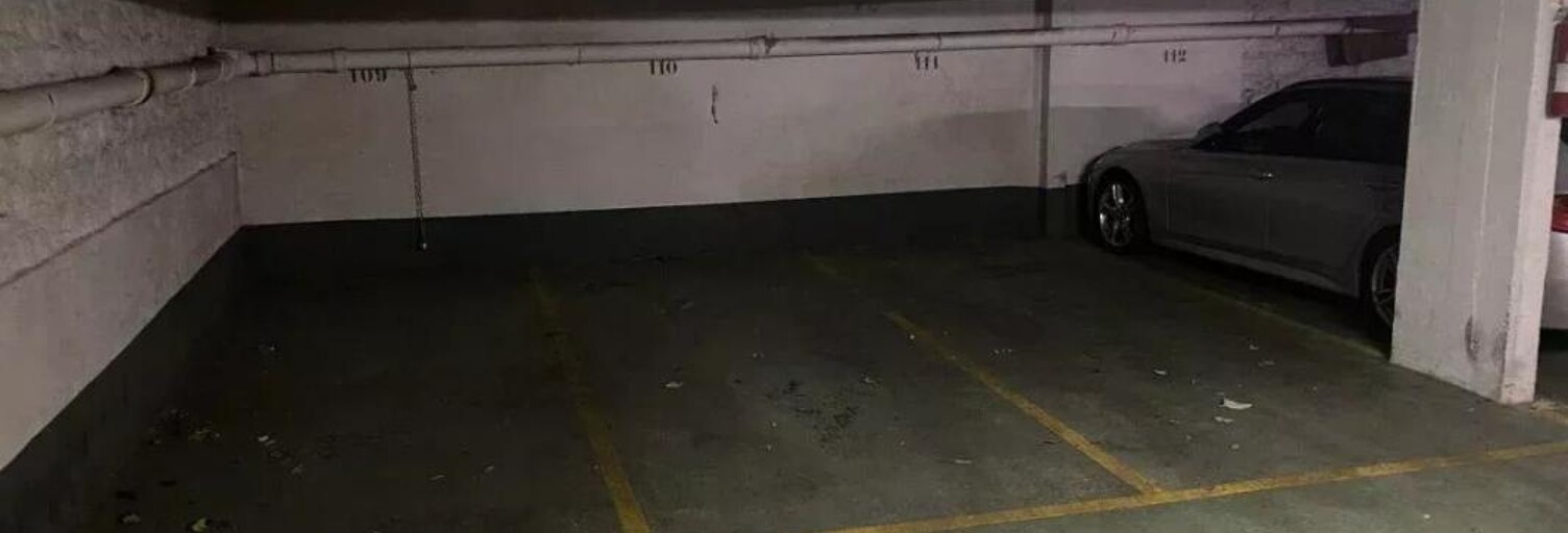 Garage   m² à vendre à Paris 15 (75015)