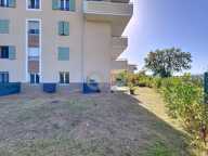 À vendre - Appartement T3 récent avec jardin privatif et piscine – Le Muy (83) — photo 2