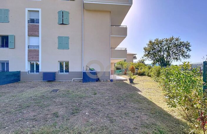 À vendre - Appartement T3 récent avec jardin privatif et piscine – Le Muy (83) — photo 2