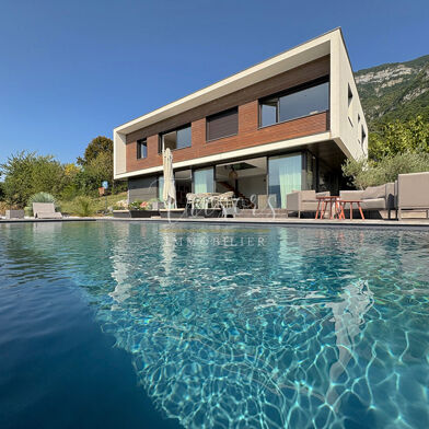 Maison 6 pièces 990000 €