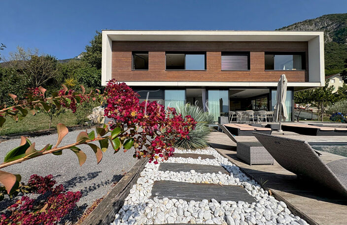 AIX LES BAINS- MERY Villa d'architecte de 186 m2 avec piscine à débordement — photo 5
