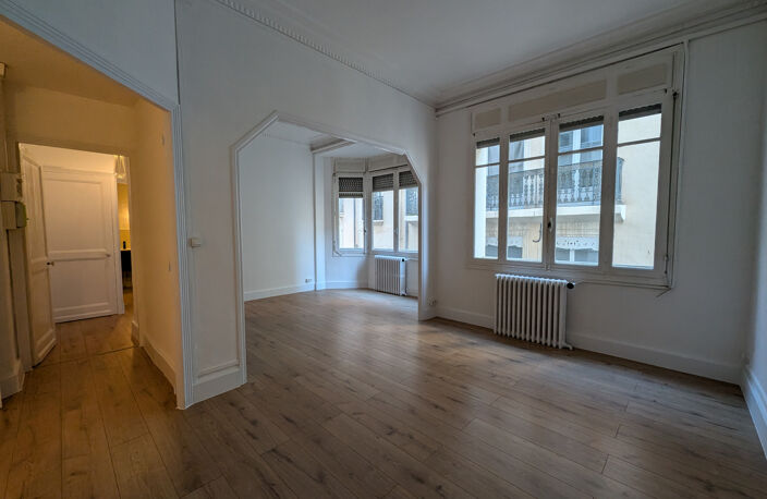 A VENDRE - BEZIERS CENTRE VILLE - APPARTEMENT T3 DE 72 M2 — photo 3