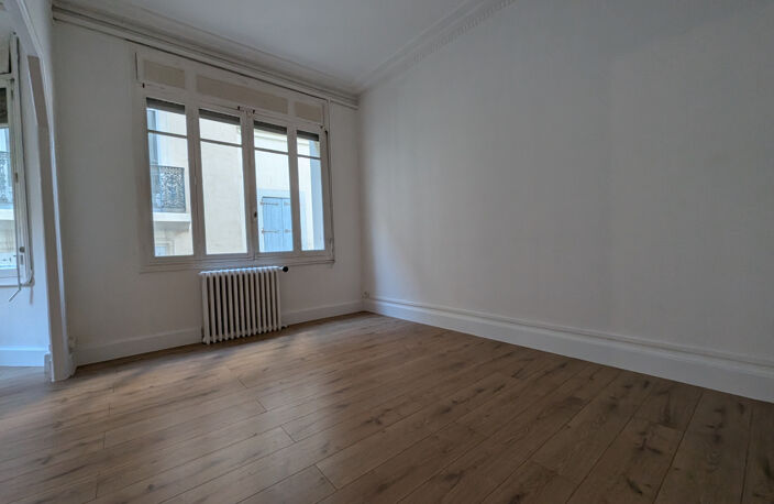 A VENDRE - BEZIERS CENTRE VILLE - APPARTEMENT T3 DE 72 M2 — photo 5