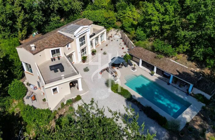 Propriété unique à Mougins — un havre de paix familial avec forêt, pool house et vie de village. — photo 2