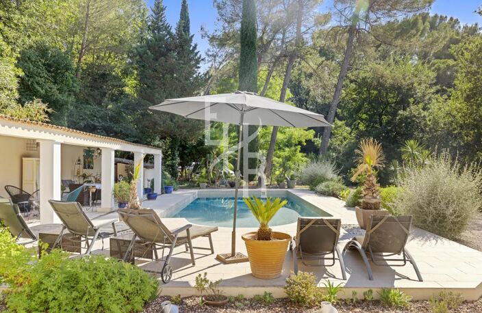 Propriété unique à Mougins — un havre de paix familial avec forêt, pool house et vie de village. — photo 3