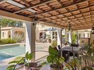 Propriété unique à Mougins — un havre de paix familial avec forêt, pool house et vie de village. — photo 4