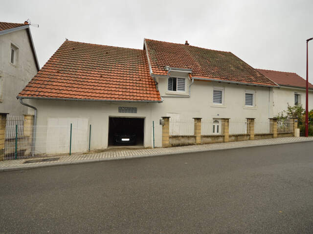 Maison de village avec grange — photo du bien