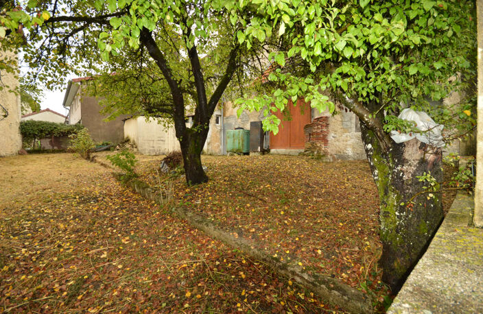 Maison de village avec grange — photo 2
