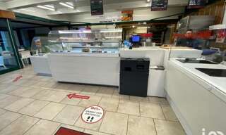 Commerce  125 m² à vendre à Carros (06510)