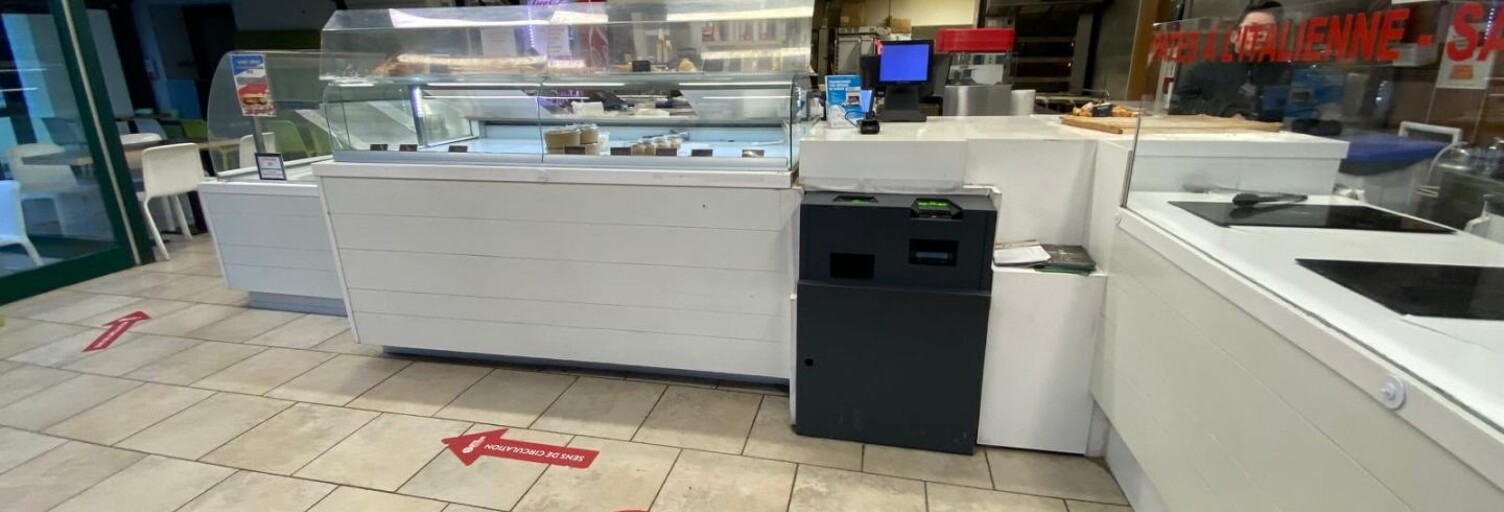 Commerce  125 m² à vendre à Carros (06510)