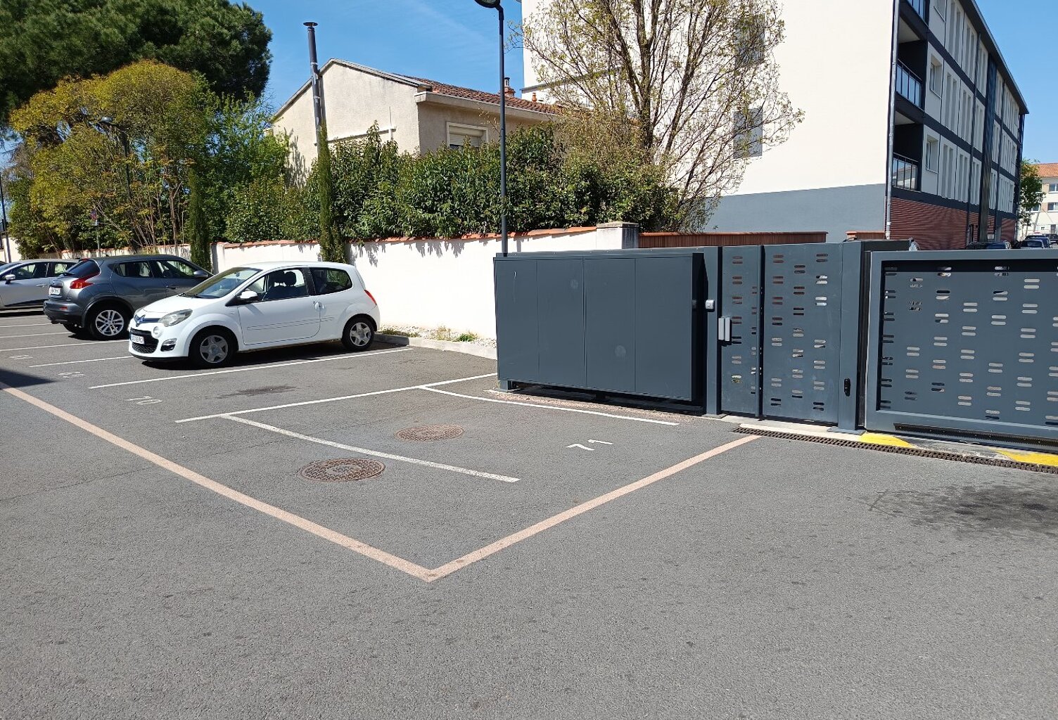 Parking extérieur — photo 1