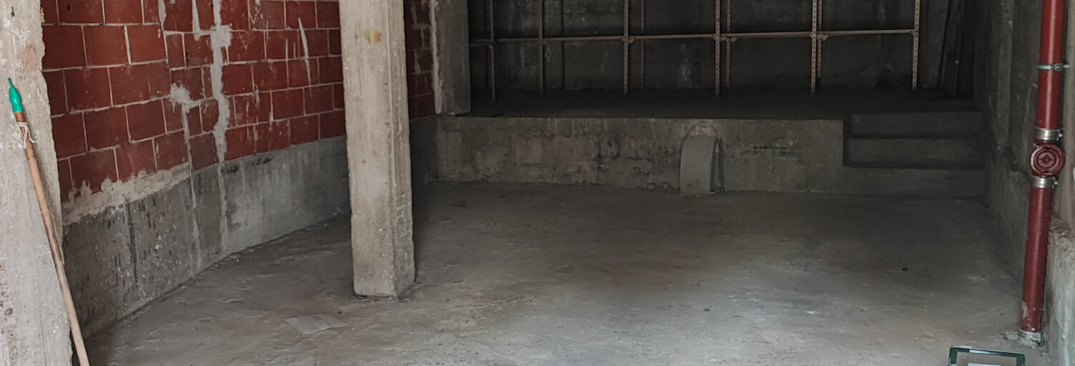 Garage  60 m² à louer à Saint-Étienne (42000)