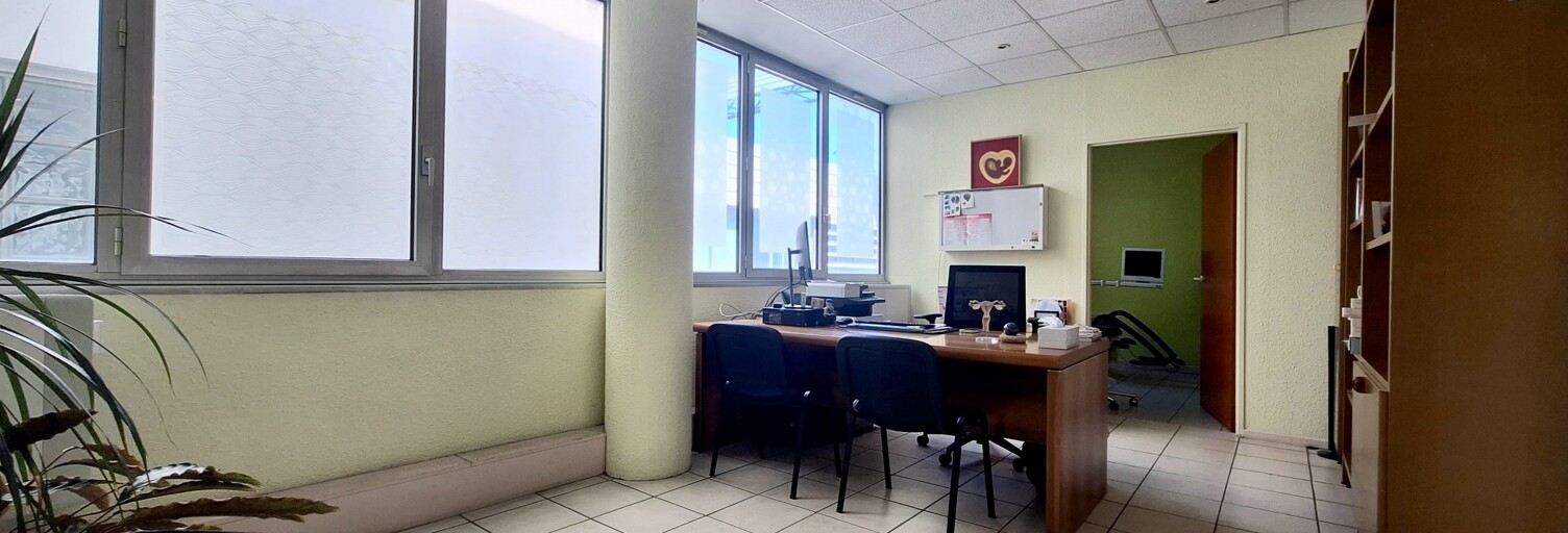 Immeuble  69 m² à vendre à Nîmes (30900)