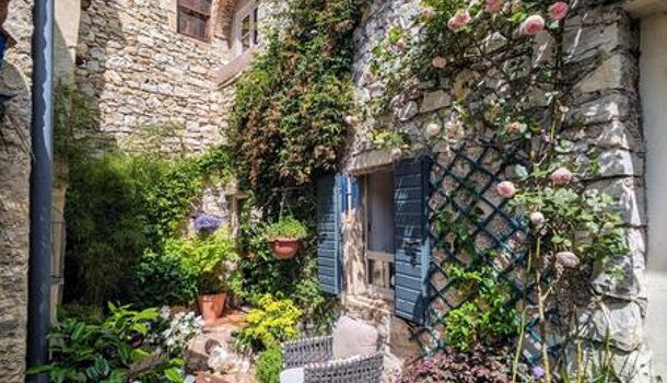 Maison de Village  5 pièces  à vendre Marsanne 26740