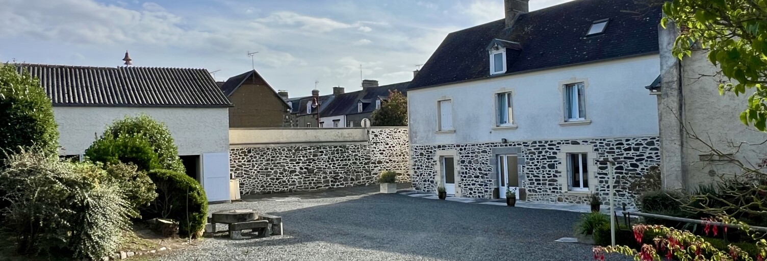 Maison 10 Pièces 224 m² à vendre à Saint-Sauveur-Villages (50490)