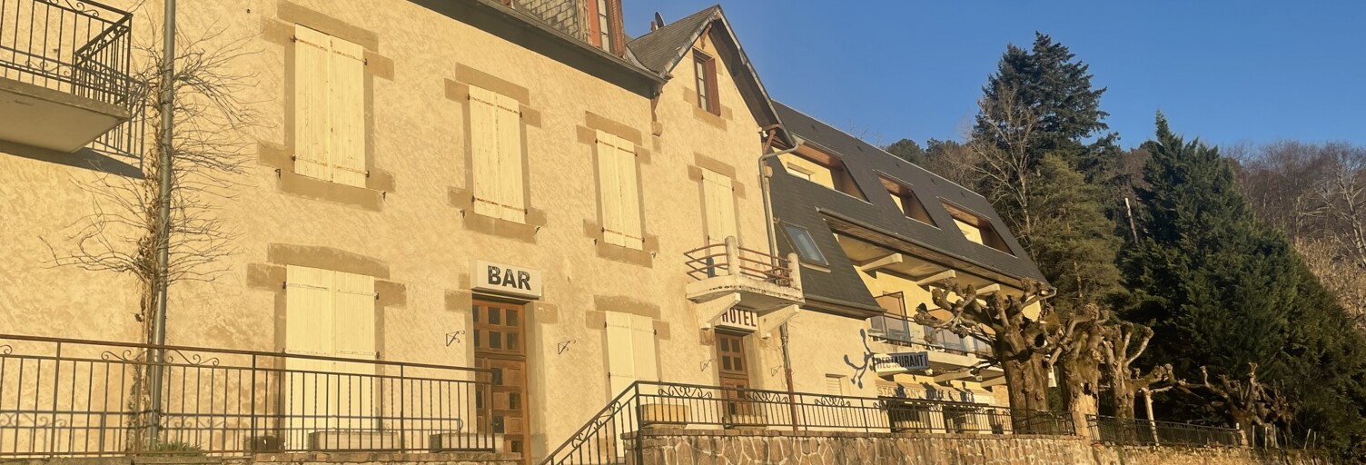 Immeuble  1149 m² à vendre à Aubazines (19190)