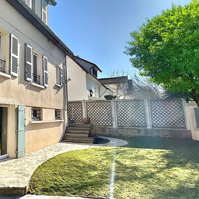 Maison 8 pièces 1080000 €