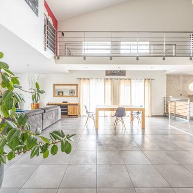 Maison 6 pièces 457600 €