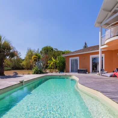 Maison 5 pièces 415935 €