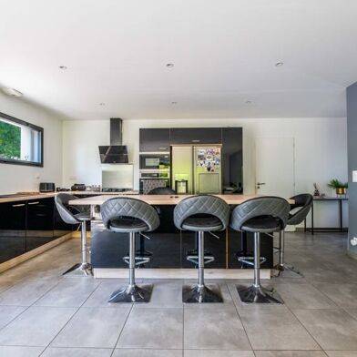 Maison 5 pièces 307110 €