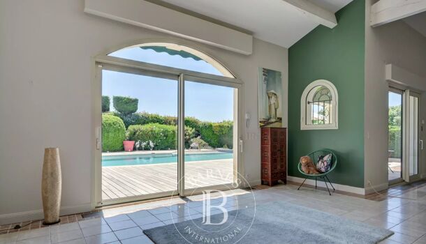 Propri&eacute;t&eacute; 8 pièces  à vendre Aix-en-Provence 13100