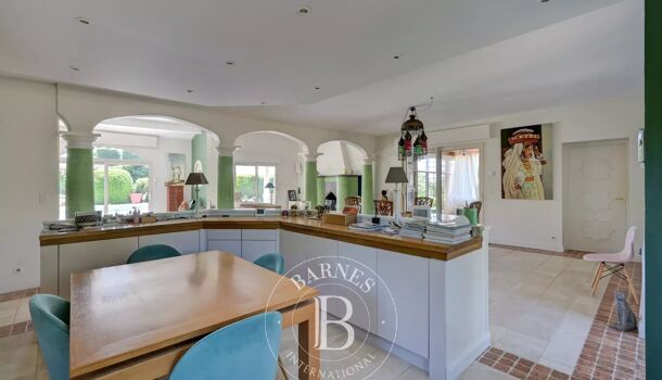 Propri&eacute;t&eacute; 8 pièces  à vendre Aix-en-Provence 13100