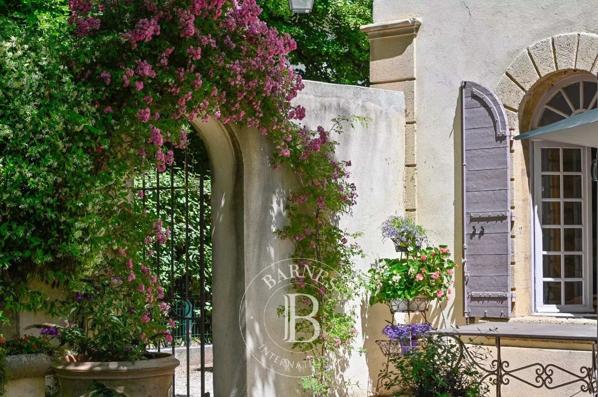 Villa / Maison  T10 à vendre Aix-en-Provence 13100