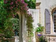 AIX-EN-PROVENCE- BASTIDE XVIIeme - 7 chambres -Piscine — photo 2