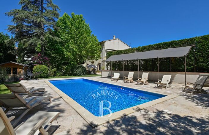 AIX-EN-PROVENCE- BASTIDE XVIIeme - 7 chambres -Piscine — photo 3