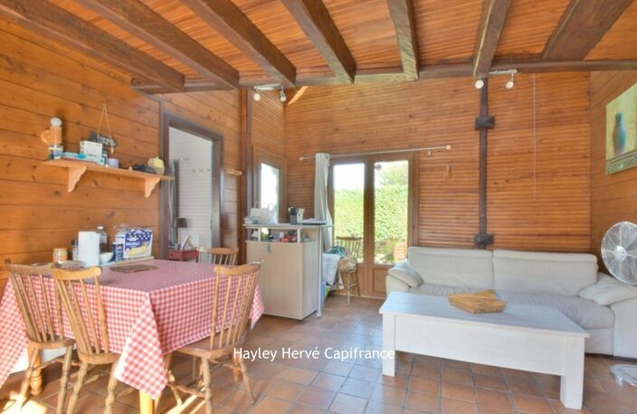 À vendre, à deux pas de la plage : chalet avec terrain, garages et beau potentiel Asnelles (14) (Calvados) — photo 3