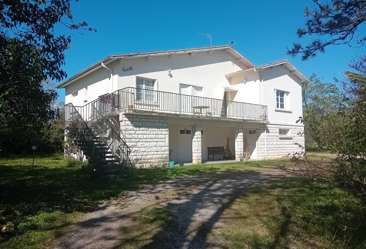 A vendre Condom - Maison individuelle 133m2 avec sous-sol - Terrain 5000m2 — photo 1