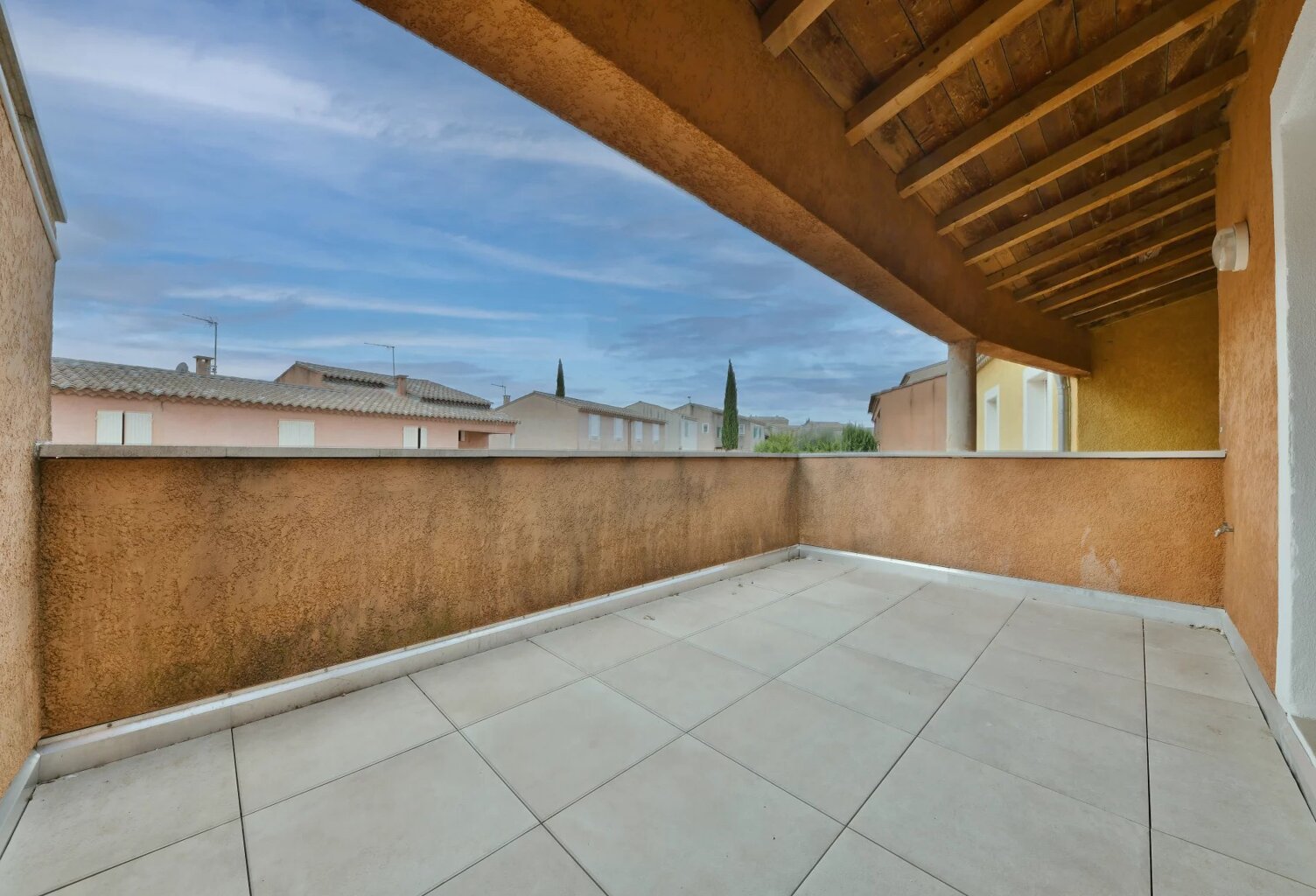 Appartement dans Uzès — photo 1