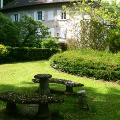 Appartement 6 pièces 1660 €