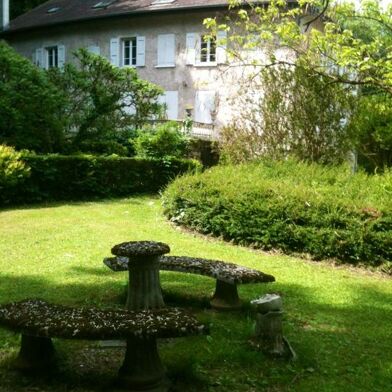 Appartement 6 pièces 1660 €