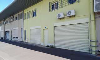 Local industriel  329 m² à louer à Sainte-Marie (97438)